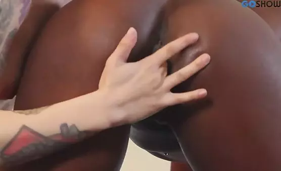 Ebony Pleasures Emos Pussy